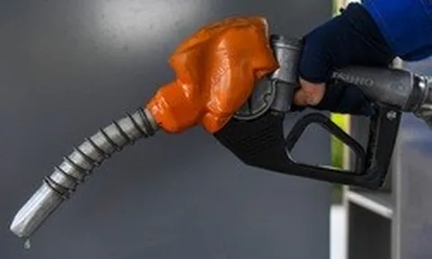 Thêm 3 doanh nghiệp đầu mối xăng dầu bị phạt 450 triệu đồng