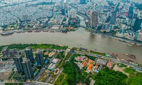 Khối bê tông hơn 100.000 tấn được dìm sâu 27m dưới lòng sông, tiếng "rầm" vang lên sau đó tạo nên kỳ tích lớn nhất Đông Nam Á