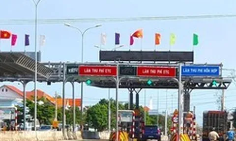 Phát hiện hàng trăm lượt xe được miễn phí sai quy định qua BOT Hòa Phước
