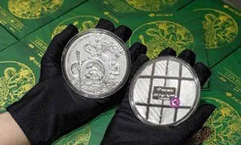 Giá bạc bất ngờ giảm hơn 1 triệu đồng/thỏi