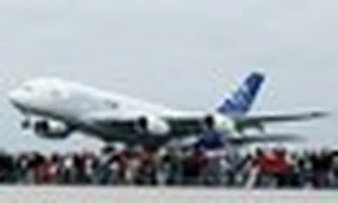 Phát hiện vết nứt bất thường trong cánh, hơn chục "gã khổng lồ" của bầu trời Airbus A380 bị kiểm tra khẩn cấp