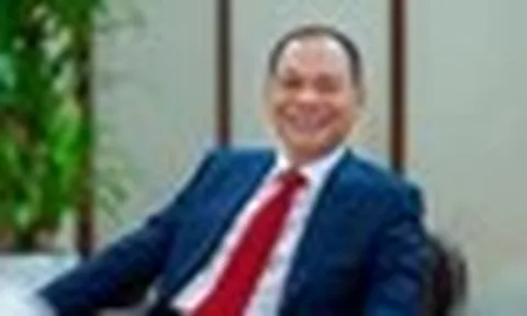 Ông Phạm Nhật Vượng lộ diện tại LPBank, cổ phiếu LPB tăng trần