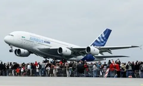 Phát hiện vết nứt bất thường trong cánh, hơn chục "gã khổng lồ" của bầu trời Airbus A380 bị kiểm tra khẩn cấp