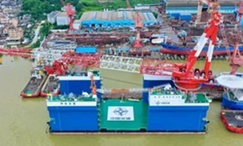 Tạo ra con tàu chứa khối sắt cao bằng tòa nhà 50 tầng, Trung Quốc khiến thế giới phải "phục sát đất"