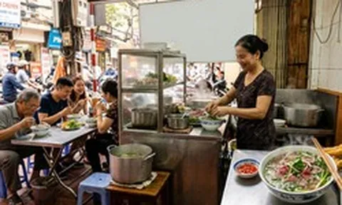 Những bát phở 20.000 - 30.000 đồng hiếm hoi ở Hà Nội giữa tâm 'bão giá'