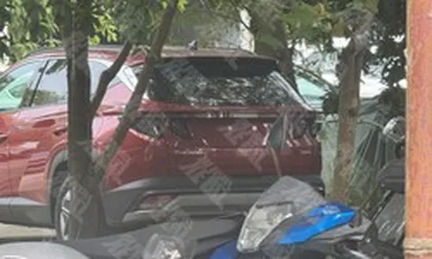 Hyundai Tucson hybrid lần đầu lộ diện tại Việt Nam: Thiết kế giống bản xăng tầm trung, thêm chi tiết nhận diện nhỏ phía sau, giá dự kiến tiệm cận Santa Fe