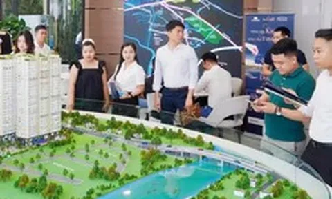 Lãi suất tăng khiến người mua bất động sản thận trọng