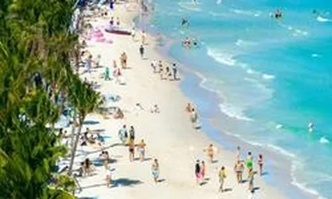 Khách quốc tế đến hòn đảo lớn nhất Việt Nam tăng kỷ lục, vượt cả Maldives