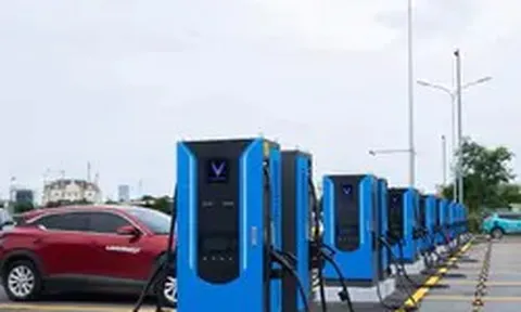 Vì sao ì ạch làm hạ tầng sạc xe điện trên cao tốc Bắc - Nam?