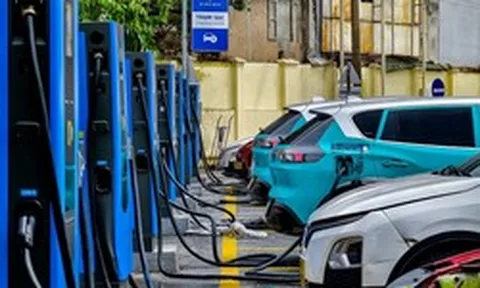 Đề xuất loạt quy chuẩn về trụ sạc, trạm sạc xe điện