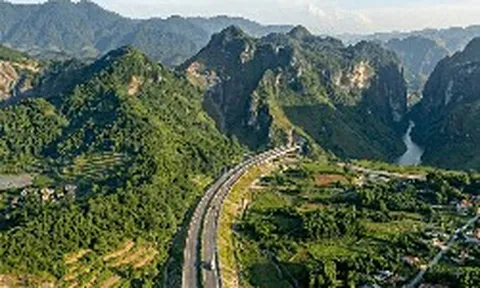 Chỉ đạo mới tại tuyến cao tốc hơn 43.700 tỷ đồng đi qua 2 con đèo hiểm trở: Không để tình trạng có mặt bằng nhưng chậm triển khai