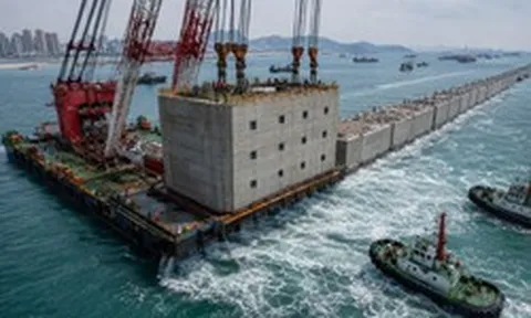Phát hiện Trung Quốc đánh chìm 34 'tòa nhà 5 tầng' nặng 3.500 tấn xuống biển: Bức tường ngầm dài gần 700m đang dần lộ diện