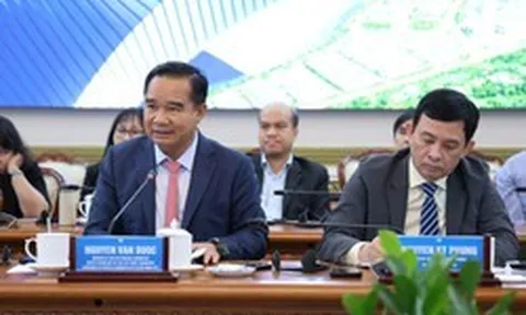 'Một cửa nhưng doanh nghiệp vẫn phải đi qua nhiều ngách' - Chủ tịch TP.HCM xin lỗi nhà đầu tư