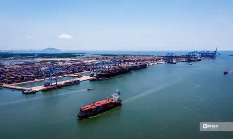 Tăng trưởng 2 con số: Từ sức bật trước mắt đến nội lực dài hạn