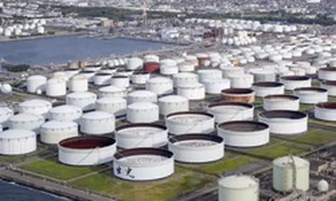 IEA tăng dự báo: nguồn cung dầu toàn cầu có thể 'bốc hơi' 5,7 triệu thùng dầu/ngày năm 2026