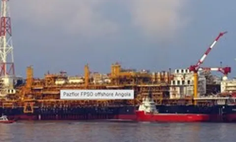 Khoan thăm dò xuống đáy biển, phát hiện cột dầu thô cao 190m ngay tại hàng xóm Việt Nam