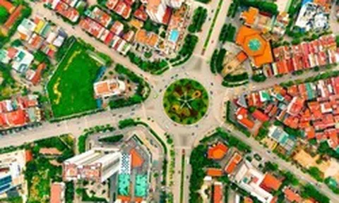 Thành phố trực thuộc Trung ương trẻ nhất cả nước làm siêu sân bay 2000 ha, kết nối với Thủ đô bằng tuyến đường 120m do Sun Group làm và tuyến đường sắt tốc độ cao của Vingroup
