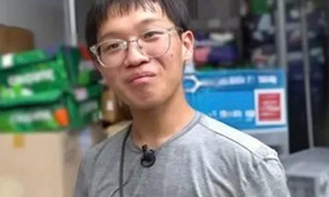 Phát hiện một thanh niên 26 tuổi làm shipper nhưng lương tháng 250 triệu đồng, có 5 tỷ trong tài khoản tiết kiệm