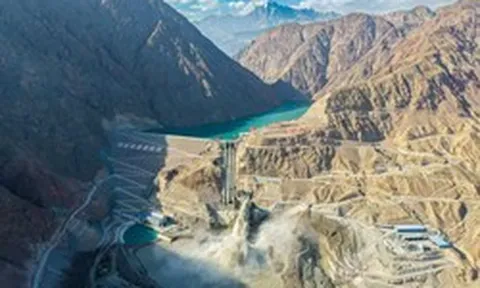 Phát hiện láng giềng Việt Nam ‘xẻ núi’, xây siêu đập cao 247m giữa Thiên Sơn -22°C: Vốn đầu tư 35.000 tỷ đồng, chứa 1,17 tỷ m3 nước, ngốn gần 19 triệu m3 đất đá