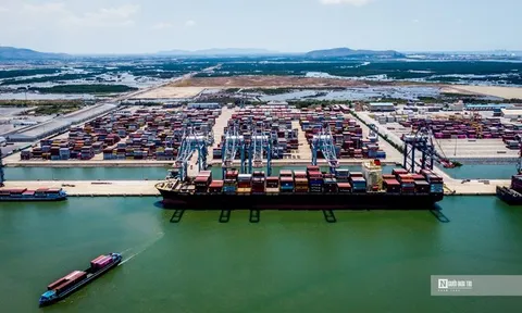 Việt Nam xuất siêu trở lại sau 9 tháng liên tiếp nhập siêu