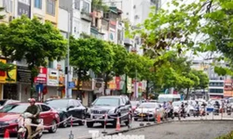 Đường nghìn tỷ vừa thông xe, Ô Chợ Dừa lại ùn ứ vì xén dải phân cách