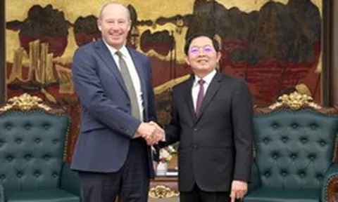 Phó Thủ tướng vừa chứng kiến Tập đoàn Pháp "bắt tay" FPT, muốn thúc đẩy một công nghệ chiến lược ở VN