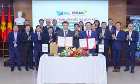 HDBank đồng hành cùng Đại học Quốc gia TPHCM phát triển giáo dục và công nghệ