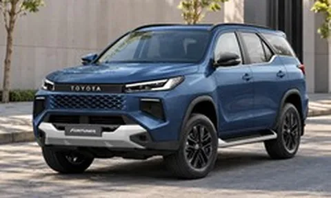 Toyota Fortuner thế hệ mới tiếp tục lộ diện tại Thái Lan: Đầu xe đổi thiết kế, chờ ngày đấu Ford Everest