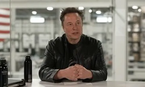 Elon Musk cảnh báo góc khuất của bong bóng AI trị giá hàng nghìn tỷ USD