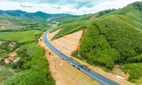 Thông tin mới tại dự án cao tốc nối 'rừng - biển' đầu tiên của Việt Nam, giúp rút ngắn hơn 80km quãng đường di chuyển giữa Khánh Hòa và Đắk Lắk