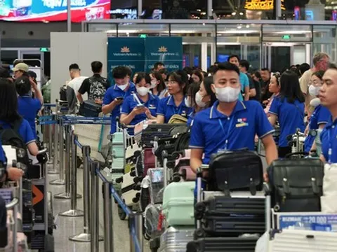 Bộ Nội vụ yêu cầu bịt "kẽ hở" trong quản lý lao động ngoài nước