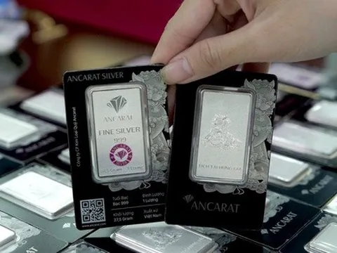 Giá bạc hôm nay 31/10 bật tăng mạnh