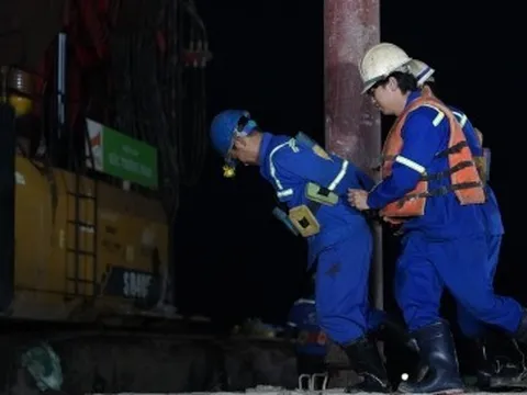 Xuyên đêm thi công cầu nối Cần Thơ - Vĩnh Long