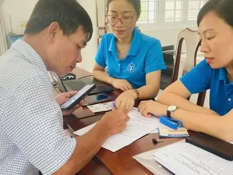 Đủ điều kiện hưởng lương hưu trước tuổi không được hưởng trợ cấp thất nghiệp