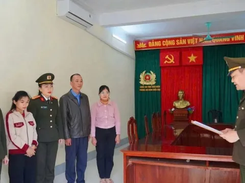 ‘Mượn’ thông tin cá nhân, điện thoại của bạn bè rồi biến họ thành con nợ