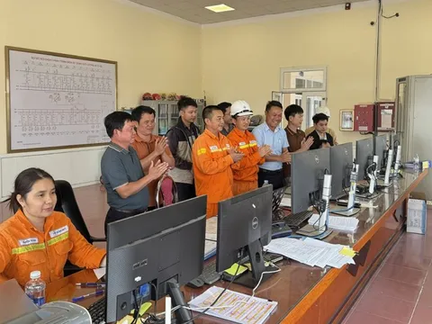 Đóng điện dự án đường dây 220 kV phục vụ nhập khẩu điện từ Lào về Việt Nam