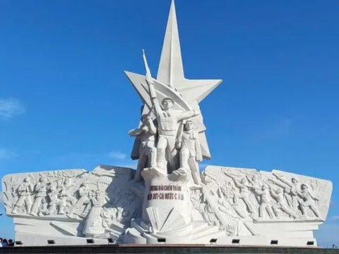 Một số người dân ở Cà Mau vui mừng được hưởng nhiều quyền lợi