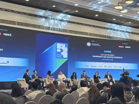 Thanh toán QR ‘bùng nổ’ và yêu cầu chuẩn hóa toàn diện