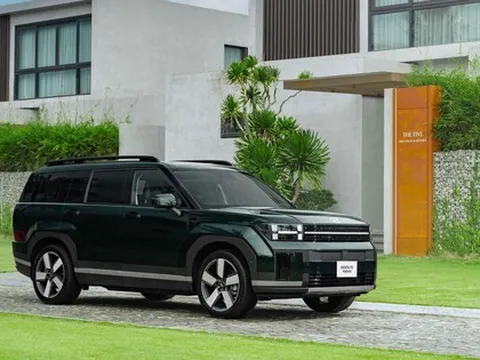 Hyundai Santa Fe hybrid chính thức ra mắt Việt Nam: Tiêu thụ 6,4L/100 km, giá 1,37 tỷ đồng