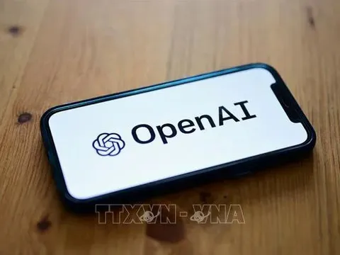 OpenAI đưa ra "báo động đỏ" trước sự cạnh tranh gay gắt từ Google và các đối thủ