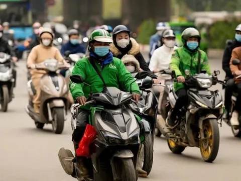 Đề xuất việc cấm xe công nghệ chạy xăng tại Hà Nội