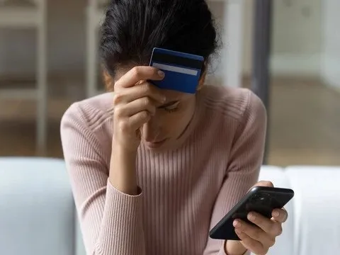 Phát hiện loạt giao dịch chuyền khoản hơn 10 triệu đồng tới người lạ nhưng người dân không dám báo công an