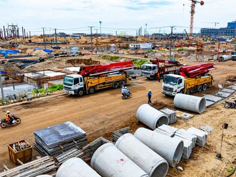 Tiến độ gây sốc tại đại đô thị lớn nhất của Sun Group ở Vũng Tàu: Hơn 4.000 công nhân xây dựng, công viên nước lớn nhất miền Nam sắp mở, giá nhà phố vượt 200 triệu đồng/m2