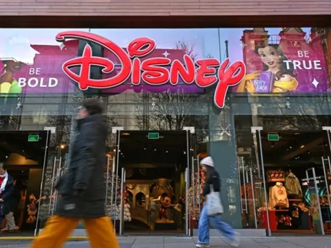 Ai rồi cũng lao vào cuộc đua AI: Disney rót 1 tỷ USD cho OpenAI, mở cửa 'kho báu vô giá' gồm 200 nhân vật hoạt hình