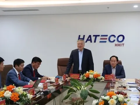 Phó Thủ tướng Thường trực Nguyễn Hòa Bình thăm Công ty VinFast và Cảng container Quốc tế Hateco Hải Phòng