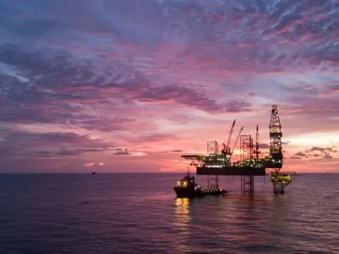 Phát hiện một lớp dầu nằm ngang trữ lượng 200 triệu thùng cùng mỏ khí quy mô lớn tại một quốc gia châu Á