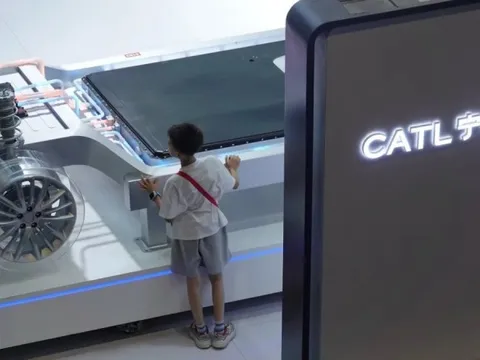 Hạ tầng AI toàn cầu gặp khó vì 'khát' điện: Trung Quốc tung lời giải bằng công nghệ pin có khả năng lưu trữ điện, thống trị gần 70% thị phần toàn cầu