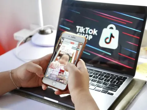 Nghịch lý thương mại điện tử Việt Nam: Thị trường càng lớn, “đất diễn” càng hẹp