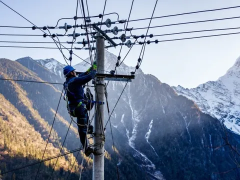 Trung Quốc phá vỡ "siêu code" độc quyền 30 năm của Mỹ: Tự làm phần mềm điều khiển lưới điện lớn nhất thế giới