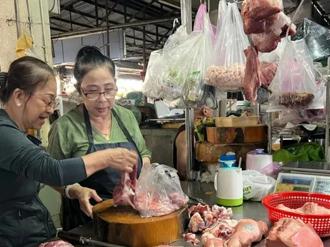 Cuối năm, thịt heo lại tăng 'nóng’